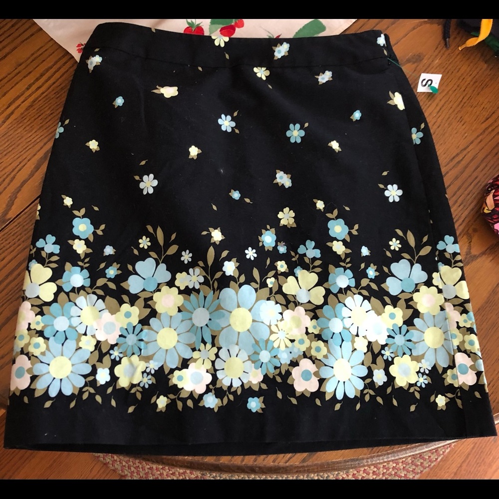 ANN TAYLOR LOFT Floral MINI SKIRT - NWT